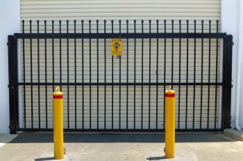 Automatic_Garrison_Crusader_Gate and_Bollards